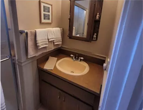 Bath - 37023 Park Ave, Burney, CA 96013 photo 1 of 3