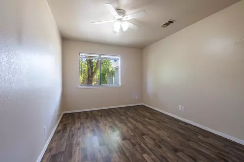Bedroom - 19331 Hollow Ln, Redding, CA 96003 photo 2 of 3