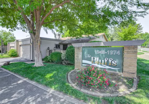 1943 Bechelli Ln, Redding, CA 96002