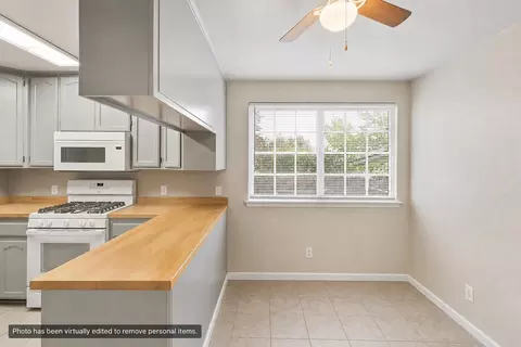 Kitchen - 11521154 Echo Rd, Redding, CA 96002 photo 1 of 3