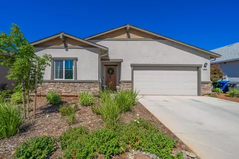 Exterior - 5016 Monaco Pkwy, Redding, CA 96002 photo 2 of 10