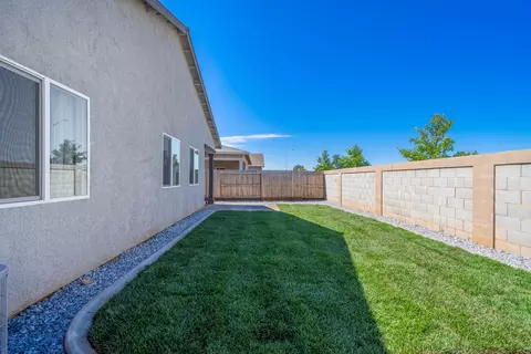 Exterior - 5016 Monaco Pkwy, Redding, CA 96002 photo 10 of 10