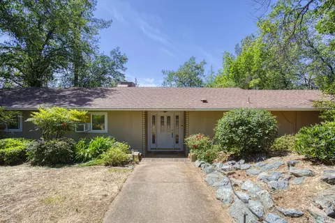 17829 Ranchera Rd, Shasta Lake, CA 96019