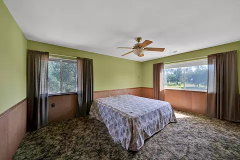 Bedroom - 20435 Winchester Trl, Redding, CA 96003 photo 5 of 12