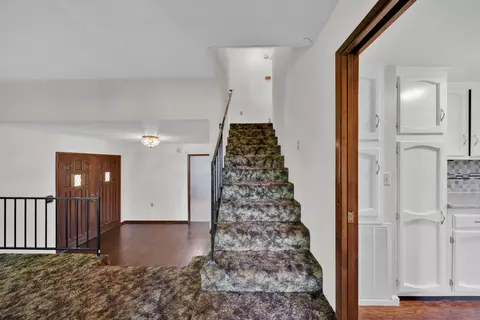 Entry Way - 20435 Winchester Trl, Redding, CA 96003 photo 7 of 7