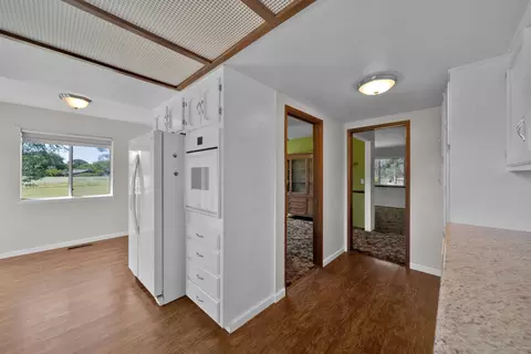 Entry Way - 20435 Winchester Trl, Redding, CA 96003 photo 3 of 7