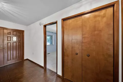 Entry Way - 20435 Winchester Trl, Redding, CA 96003 photo 6 of 7