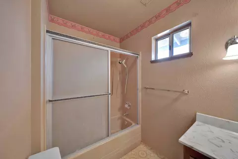 Bath - 20435 Winchester Trl, Redding, CA 96003 photo 2 of 5