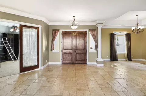 Entry Way - 1513 Brinn Dr, Redding, CA 96001 photo 1 of 4