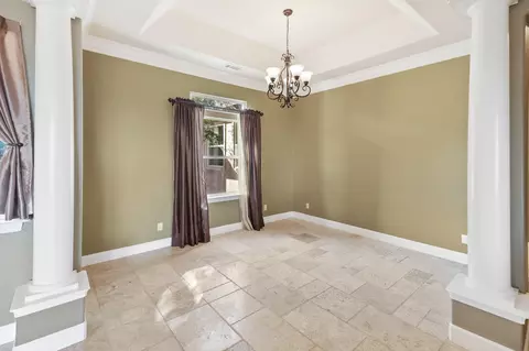 Living - 1513 Brinn Dr, Redding, CA 96001 photo 5 of 5
