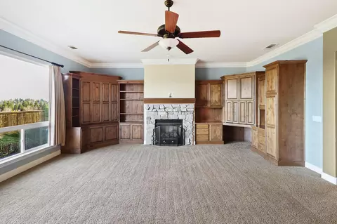 Living - 1513 Brinn Dr, Redding, CA 96001 photo 3 of 5