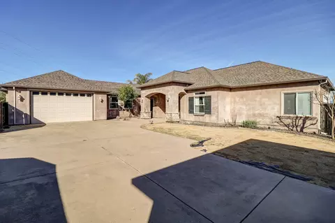 Exterior - 1513 Brinn Dr, Redding, CA 96001 photo 7 of 8