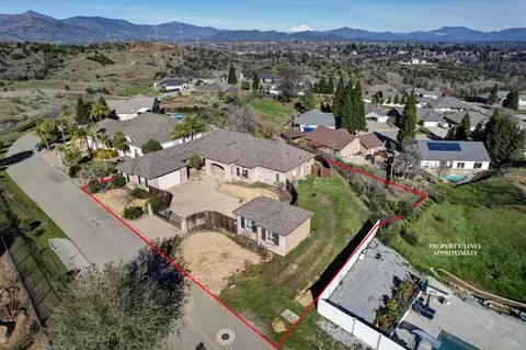 View/Area - 1513 Brinn Dr, Redding, CA 96001 photo 3 of 5