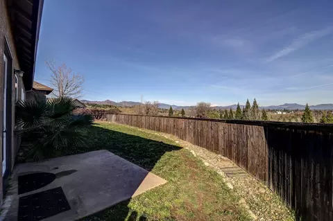 Exterior - 1513 Brinn Dr, Redding, CA 96001 photo 4 of 8