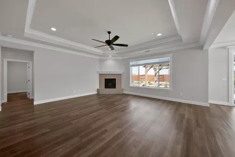 Living - 4771 Lower Springs Rd, Redding, CA 96001 photo 2 of 3