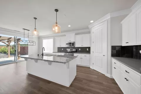 Kitchen - 4771 Lower Springs Rd, Redding, CA 96001 photo 3 of 5
