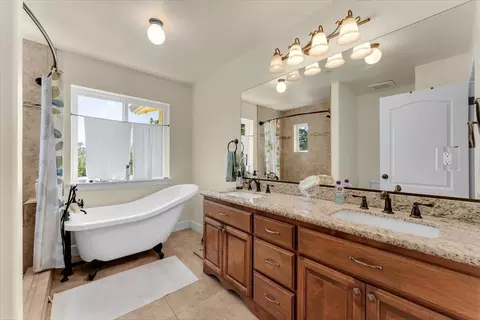 Bath - 12003 Counter Ln, Redding, CA 96003 photo 1 of 3