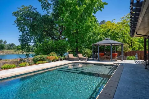 Exterior - 6913 Riverside Dr, Redding, CA 96001 photo 3 of 23