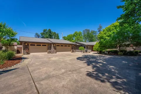 6913 Riverside Dr, Redding, CA 96001