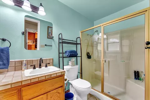Bath - 2850 Balaton Ave, Redding, CA 96001 photo 1 of 5
