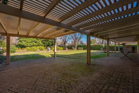 Exterior - 2850 Balaton Ave, Redding, CA 96001 photo 6 of 13