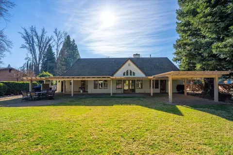 Exterior - 2850 Balaton Ave, Redding, CA 96001 photo 9 of 13