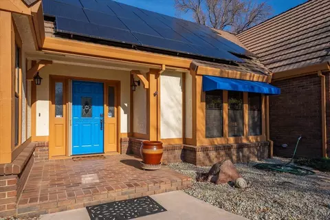 Exterior - 2850 Balaton Ave, Redding, CA 96001 photo 2 of 13