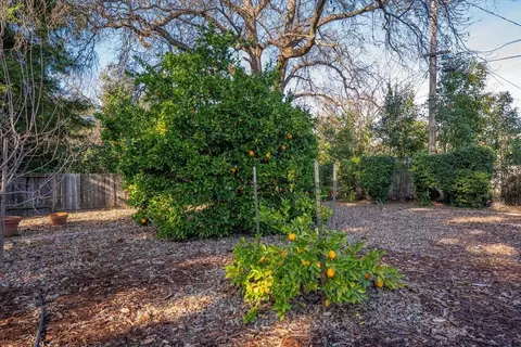 Exterior - 2850 Balaton Ave, Redding, CA 96001 photo 12 of 13