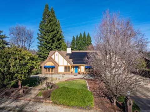 Exterior - 2850 Balaton Ave, Redding, CA 96001 photo 3 of 13