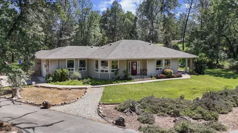 11671 Mae Ln, Redding, CA 96003