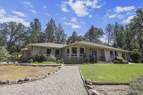Exterior - 11671 Mae Ln, Redding, CA 96003 photo 10 of 10