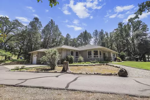 Exterior - 11671 Mae Ln, Redding, CA 96003 photo 9 of 10