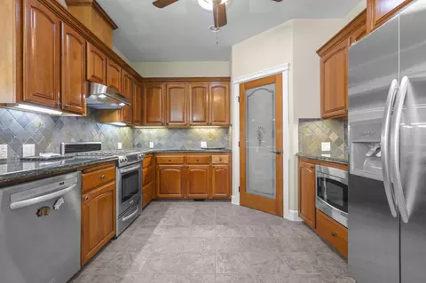 Kitchen - 11671 Mae Ln, Redding, CA 96003 photo 4 of 4