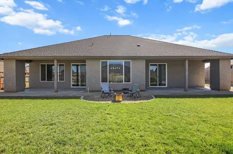 Exterior - 3608 Evert Pl, Redding, CA 96002 photo 5 of 16