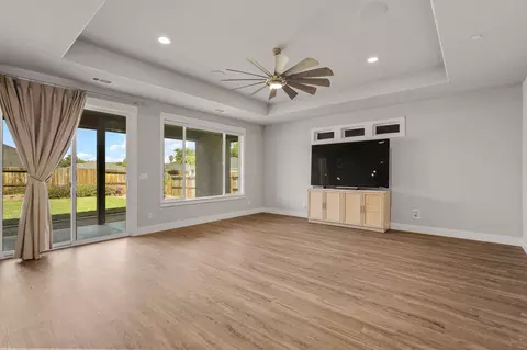 Living - 3608 Evert Pl, Redding, CA 96002 photo 2 of 3