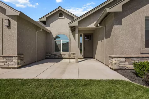 Exterior - 3608 Evert Pl, Redding, CA 96002 photo 4 of 16