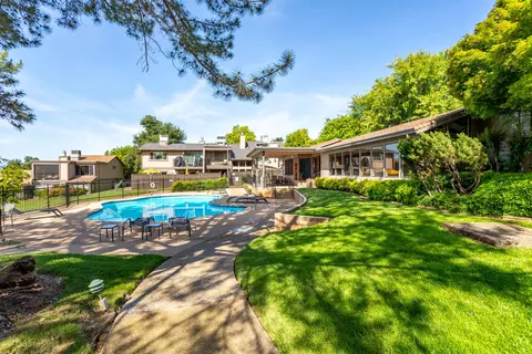 Exterior - 1937 Bechelli Ln, Redding, CA 96002 photo 14 of 21