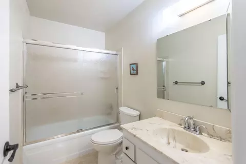 Bath - 1937 Bechelli Ln, Redding, CA 96002 photo 3 of 3