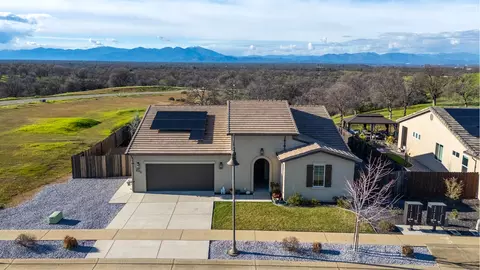 4510 Pleasant Hills Dr, Anderson, CA 96007