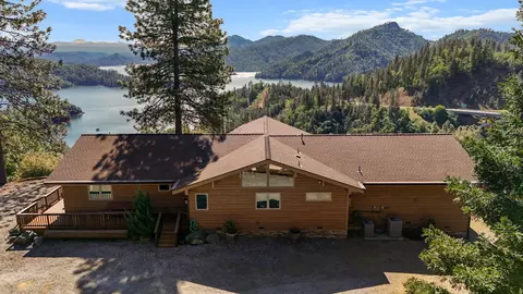 19991 Northwoods Dr, Lakehead, CA 96051