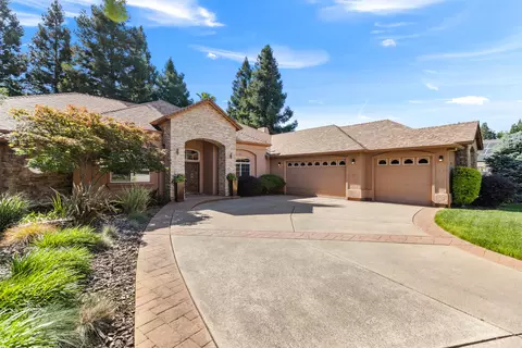 2615 Templeton Dr, Redding, CA 96002