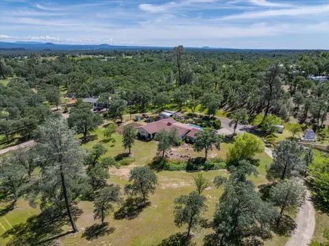 21781 Coloma Dr, Palo Cedro, CA 96073
