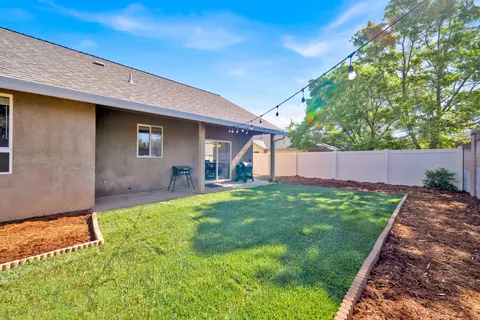 Exterior - 4178 Sunflower Dr, Redding, CA 96001 photo 7 of 9