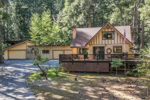 111 N Lakeview Dr, Trinity Center, CA 96091