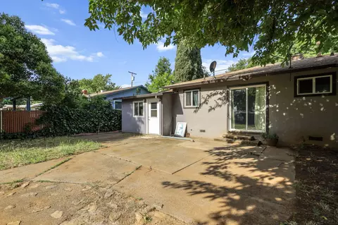 Exterior - 2843 Kenco Ave, Redding, CA 96002 photo 5 of 5