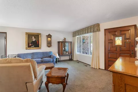 Entry Way - 3605 Tamarack Dr, Redding, CA 96003 photo 1 of 5