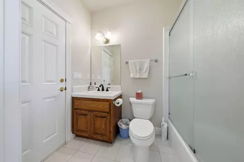 Bath - 19677 San Vincente Dr, Redding, CA 96003 photo 7 of 7
