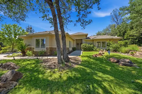 Exterior - 19677 San Vincente Dr, Redding, CA 96003 photo 2 of 13