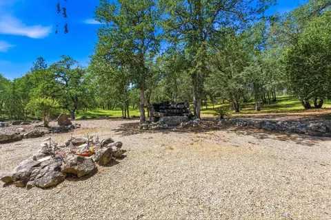 Exterior - 19677 San Vincente Dr, Redding, CA 96003 photo 10 of 13