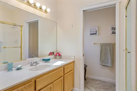 Bath - 282 Buckhorn Walk, Redding, CA 96003 photo 1 of 2